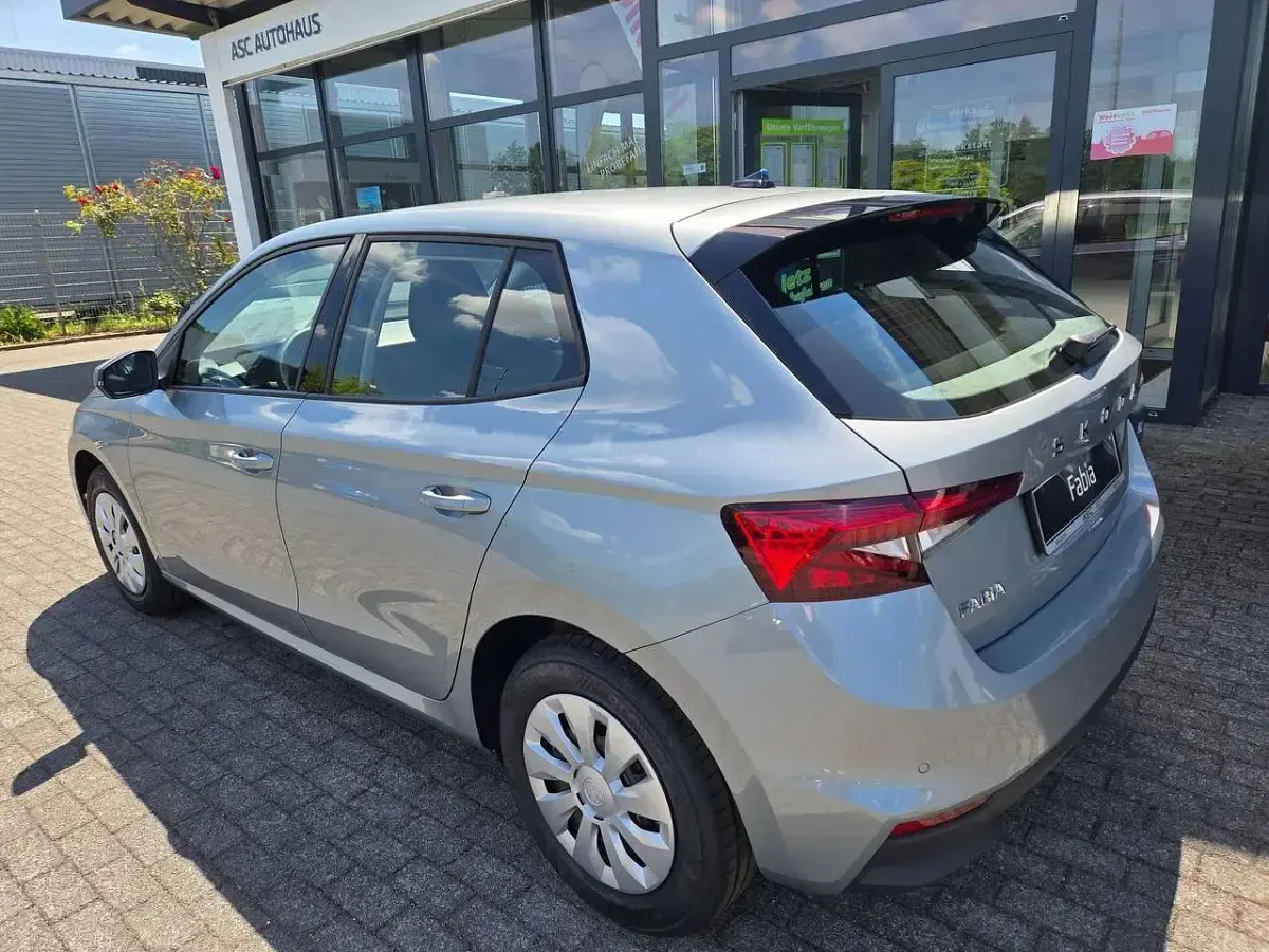 Neu Skoda Fabia Selection 95 PS (69 kW) 2026 Smokey diamondsilber metallic Kleinwagen