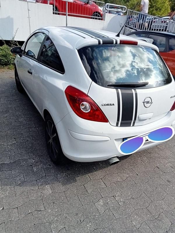 Weiß Gebraucht 2010 Opel Corsa Kleinwagen | 2.500 € (Superpreis) - Bild 1/4