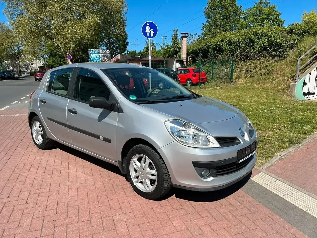 Gebraucht Renault Clio Expression 75 PS (55 kW) 2005 Grau Kleinwagen