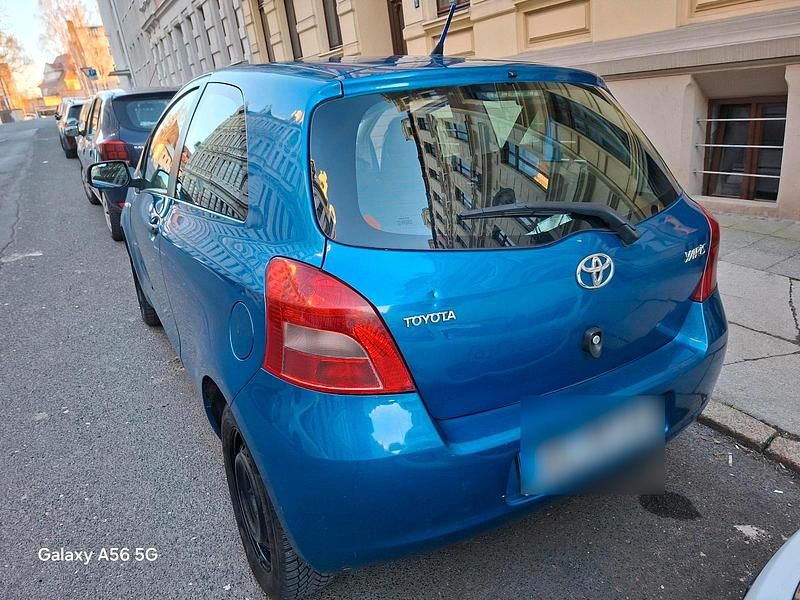 Gebraucht Toyota Yaris 69 PS (50 kW) 2007 Blau Kleinwagen