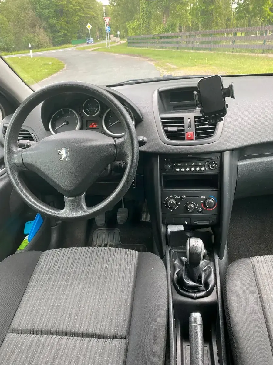 Gebraucht Peugeot 207 95 PS (69 kW) 2009 Grau Kleinwagen