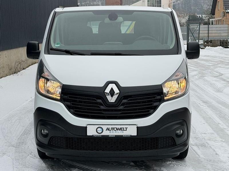 Gebraucht Renault Trafic Komfort 145 PS (106 kW) 2017 Weiß Van / Kleinbus
