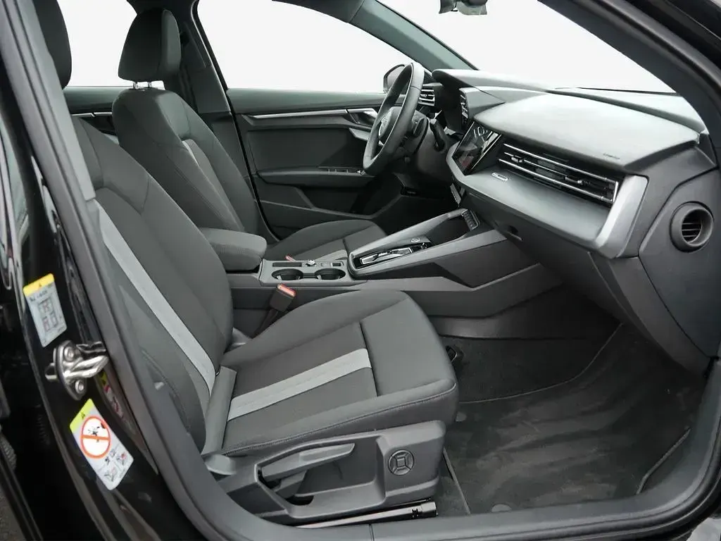 Gebraucht Audi A3 Advanced 150 PS (110 kW) 2025 Schwarz Limousine