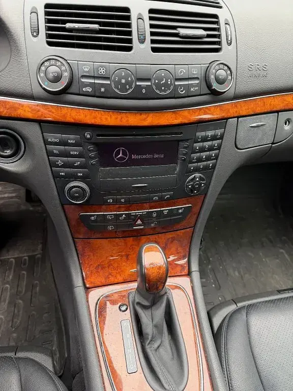 Gebraucht Mercedes E240 Elegance 177 PS (130 kW) 2004 Schwarz Limousine