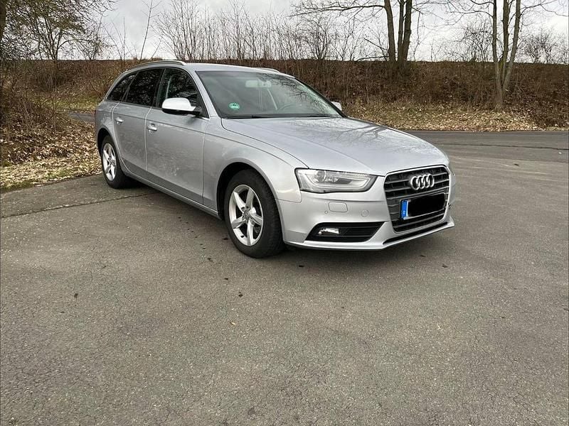 Gebraucht Audi A4 Ambiente 190 PS (139 kW) 2015 Silber Limousine