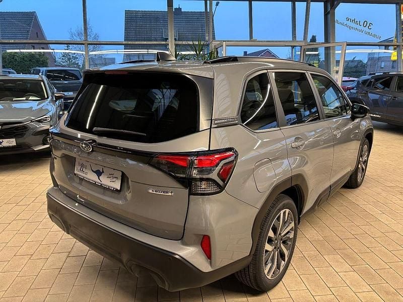 Neu Subaru Forester Platinum 136 PS (100 kW) 2026 Grau SUV