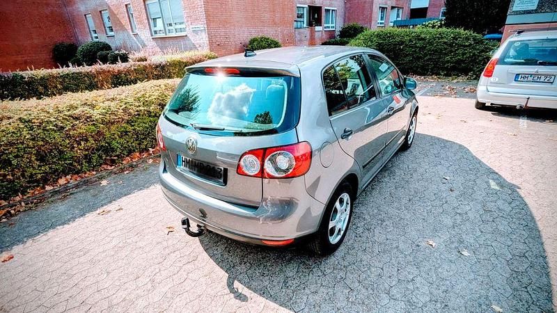 Grau Gebraucht 2005 VW Golf Plus Comfortline Van / Kleinbus | 1.700 € (Guter Preis) - Bild 1/4