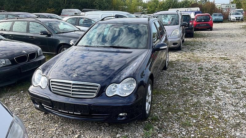 Blau Gebraucht 2006 Mercedes C180 Avantgarde Kombi | 3.700 € (Fairer Preis) - Bild 1/4
