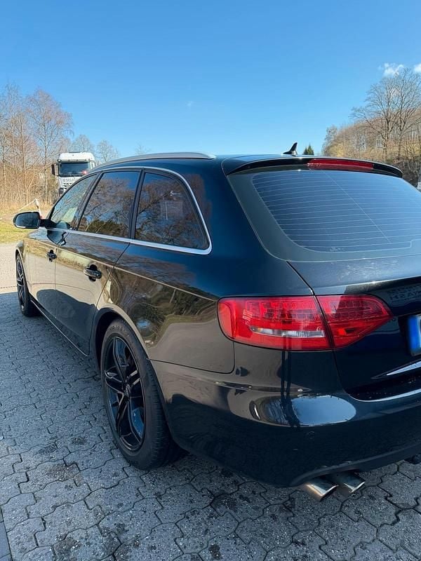 Gebraucht Audi A4 160 PS (117 kW) 2010 Schwarz Kombi