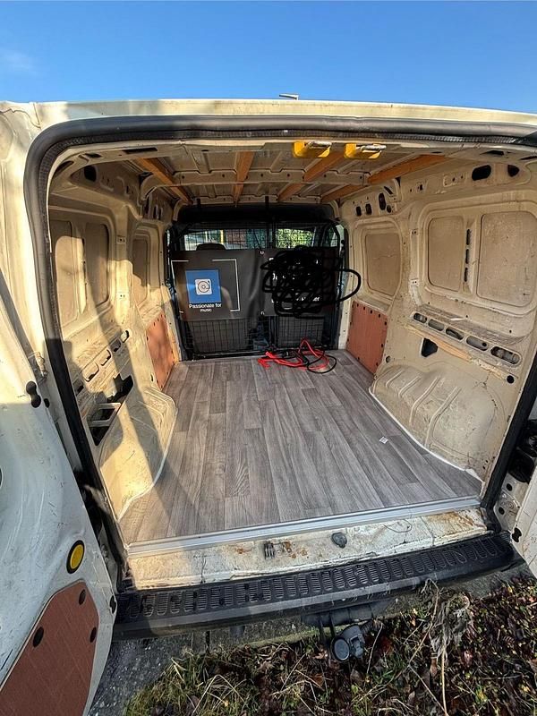 Second-hand Ford Transit 75 CP (55 kW) 2004 Alb Monovolum