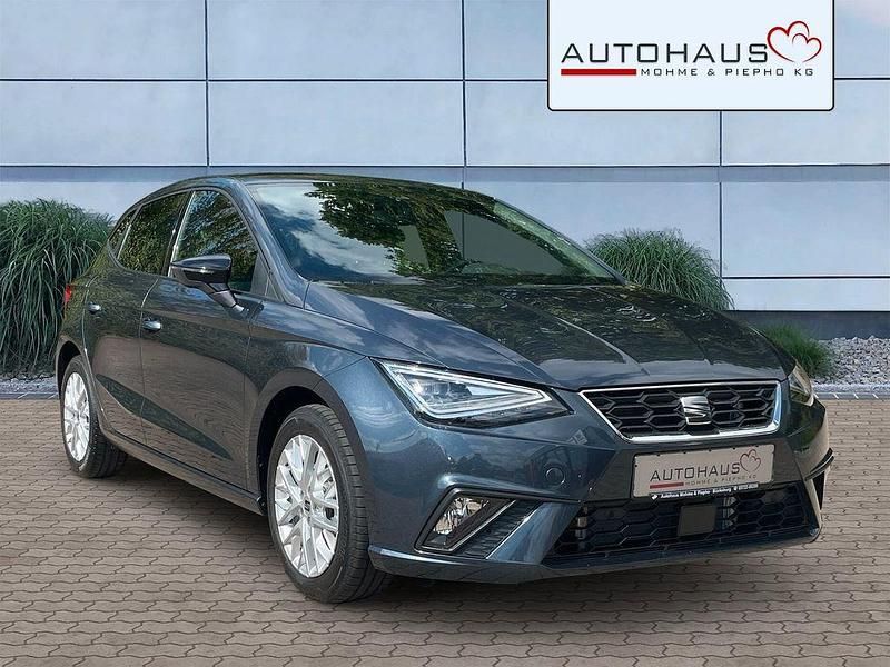 Grau Gebraucht 2024 Seat Ibiza FR Limousine | 19.990 € (Fairer Preis) - Bild 1/4