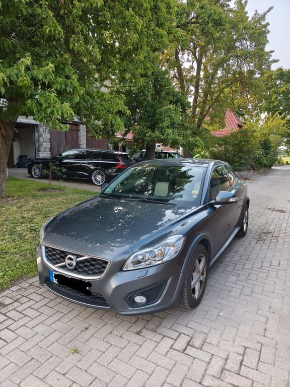 Grau Gebraucht 2011 Volvo C30 Momentum Kleinwagen | 7.000 € (Fairer Preis) - Bild 1/4