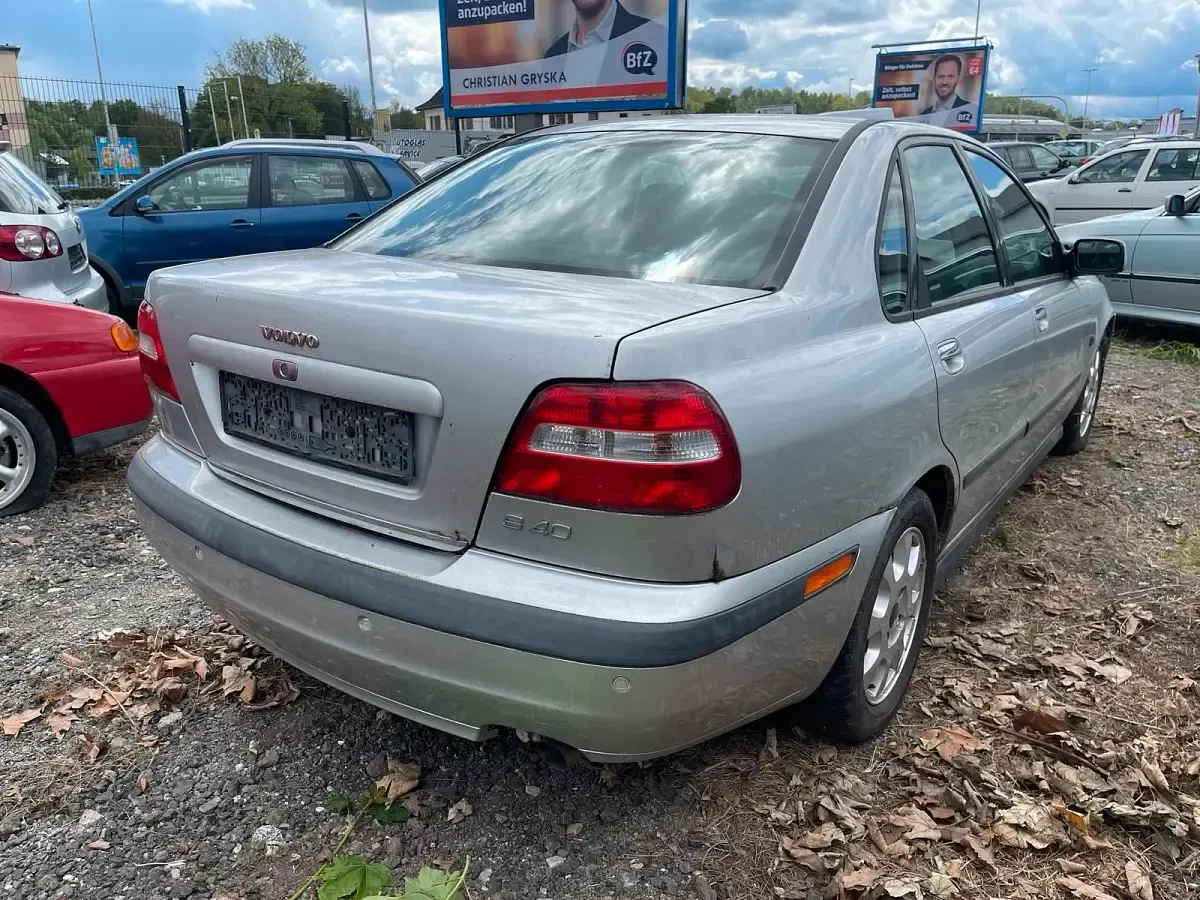 Gebraucht Volvo S40 122 PS (89 kW) 2001 Silber Limousine