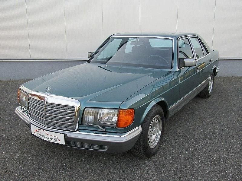 Blau Gebraucht 1984 Mercedes 380 SE Limousine | 23.500 € - Bild 1/4