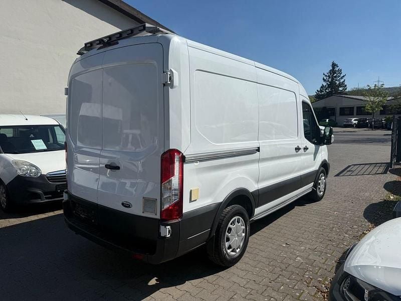 Gebraucht Ford Transit 131 PS (96 kW) 2018 Weiß Van / Kleinbus