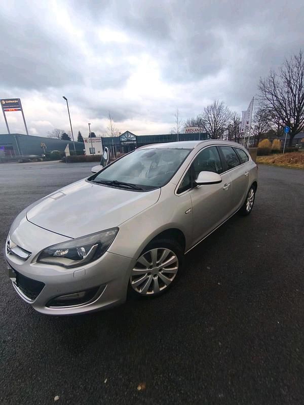 Gebraucht Opel Astra 110 PS (80 kW) 2013 Kombi