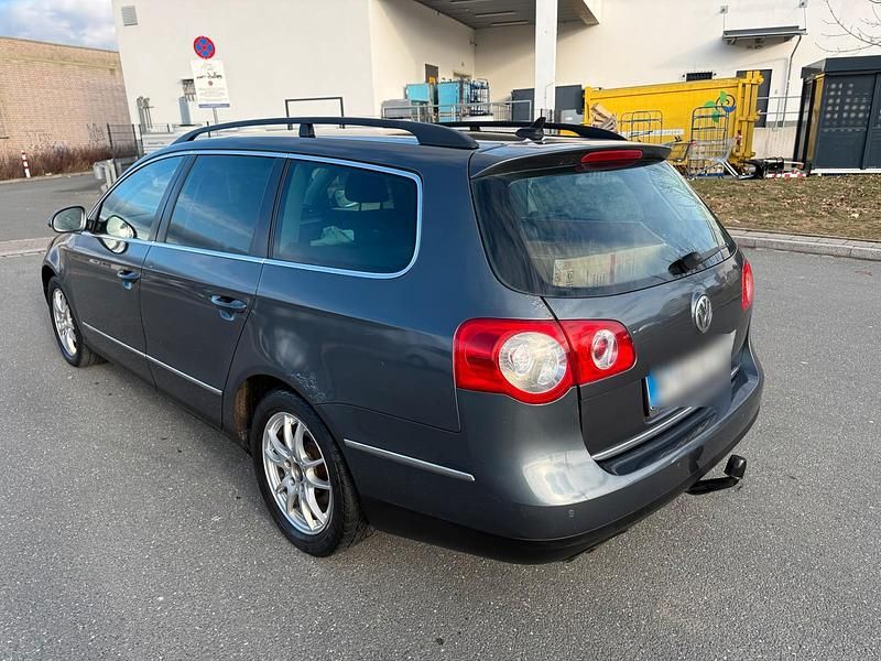 Gebraucht VW Passat 140 PS (102 kW) 2009 Blau Kombi