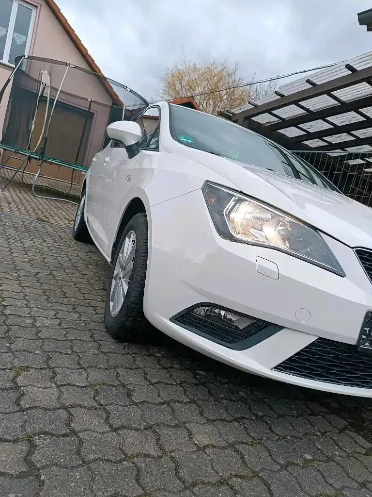 Gebraucht Seat Ibiza 70 PS (51 kW) 2015 Weiß Kleinwagen