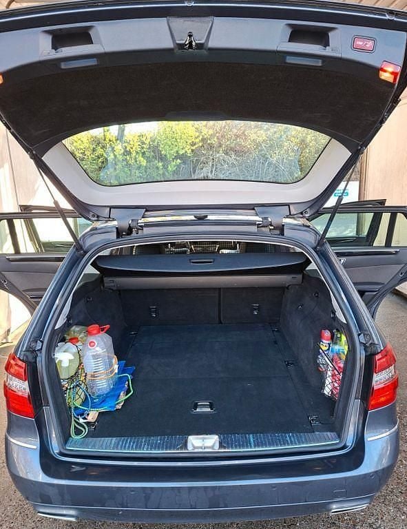 Gebraucht Mercedes E220 Avantgarde 170 PS (125 kW) 2011 Grau Limousine