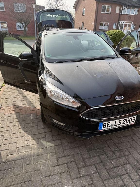 Gebraucht Ford Focus Business Edition 125 PS (91 kW) 2017 Schwarz Limousine