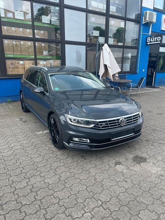 Grau Gebraucht 2018 VW Passat Highline Kombi | 18.999 € (Guter Preis) - Bild 1/4