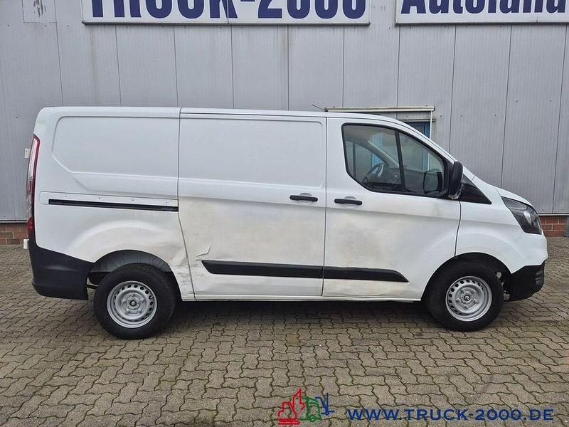 Gebraucht Ford Transit Custom 107 PS (78 kW) 2021 Weiß Van / Kleinbus