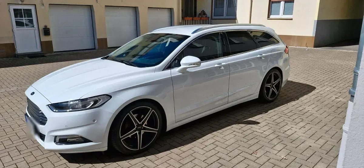 Gebraucht Ford Mondeo Titanium 150 PS (110 kW) 2018 Weiß Kombi