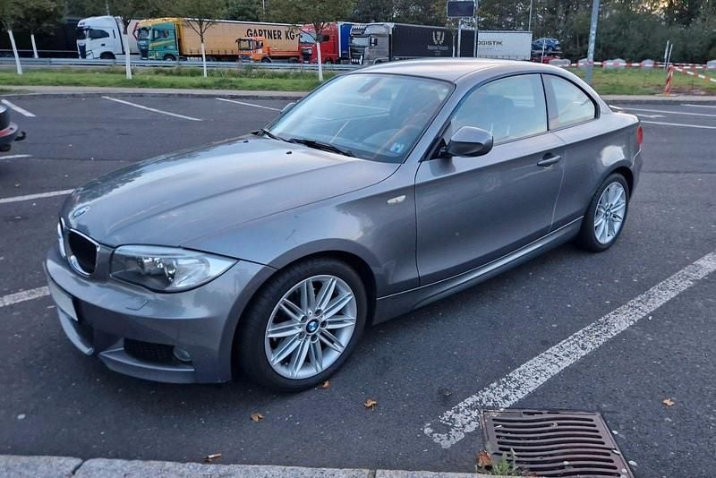 Gebraucht BMW 120 Coupé Sport Line 177 PS (130 kW) 2012 Grau Coupé