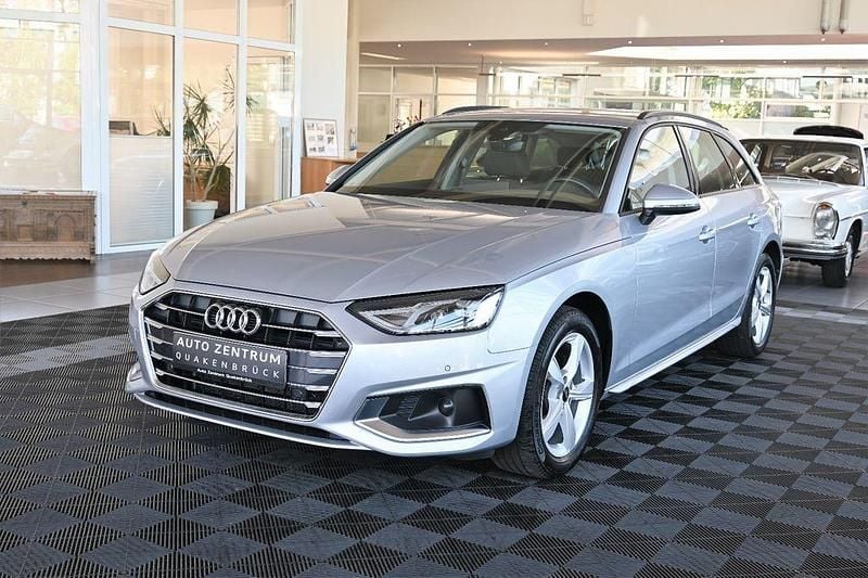Gebraucht Audi A4 Sport 163 PS (119 kW) 2022 Silber Kombi