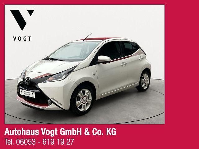 Gebraucht Toyota Aygo 69 PS (50 kW) 2017 Weiß Kleinwagen
