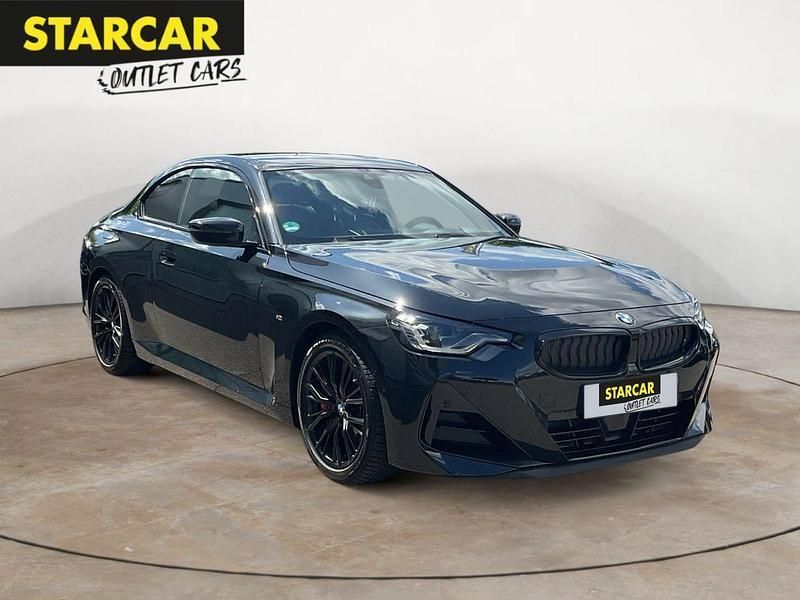 Black sapphire metallic Gebraucht 2024 BMW 230 M Sport Coupé | 42.821 € (Fairer Preis) - Bild 1/4