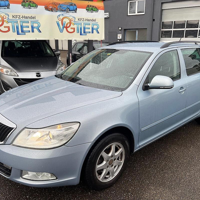 Gebraucht Skoda Octavia Ambiente 160 PS (117 kW) 2010 Grau Kombi