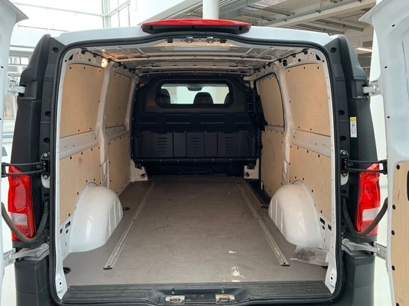 Gebraucht Mercedes e-Vito 85 kW (116 PS) 2020 Weiß Van / Kleinbus