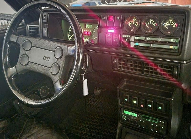 Schwarz Gebraucht 1987 VW Golf II GTI Kleinwagen | 8.000 € - Bild 1/4