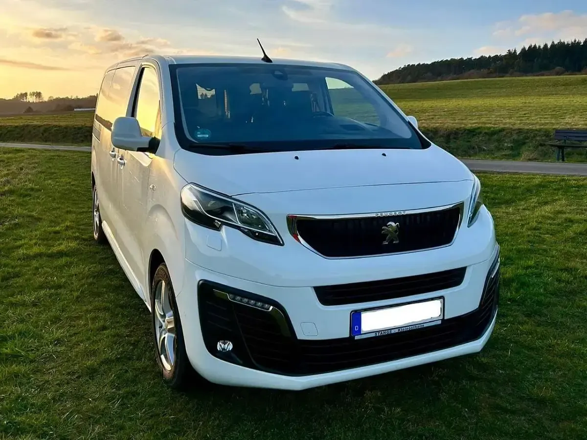 Gebraucht Peugeot Traveller Allure 150 PS (110 kW) 2019 Weiß Van / Kleinbus