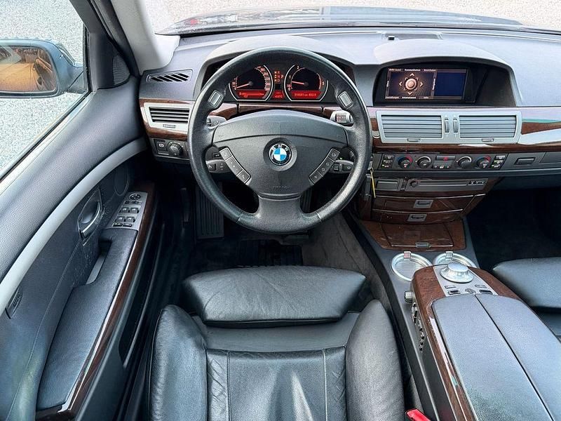 Gebraucht BMW 730 Sport Line 218 PS (160 kW) 2004 Grau Limousine