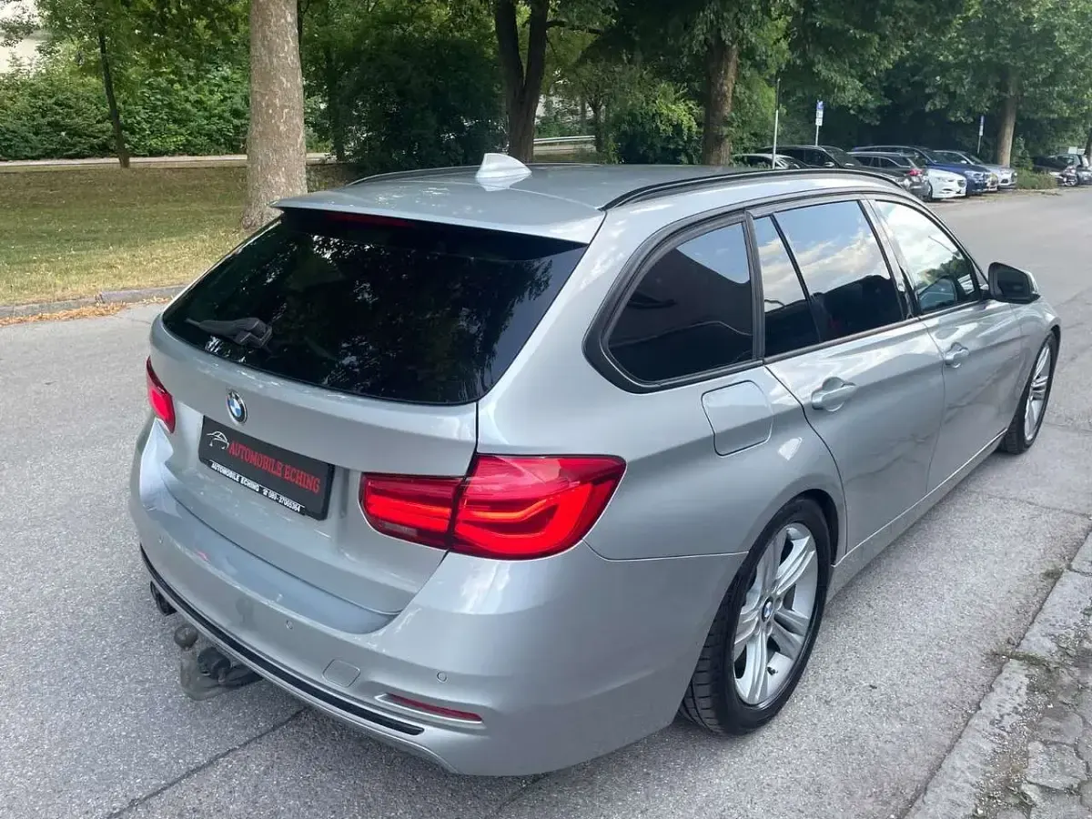 Gebraucht BMW 320 Sport Line 190 PS (139 kW) 2016 Glaciersilber Kombi
