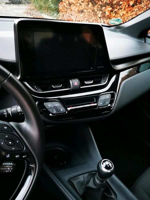 Gebraucht Toyota C-HR 116 PS (85 kW) 2019 Weiß SUV