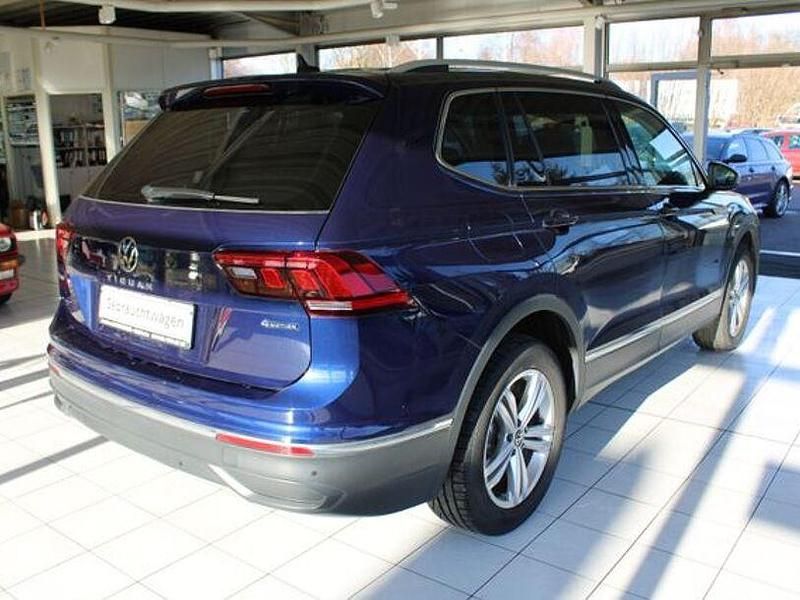 Gebraucht VW Tiguan Allspace Life 150 PS (110 kW) 2022 Blau SUV