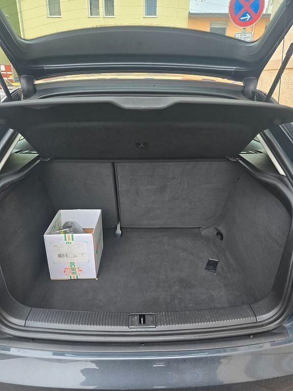 Gebraucht Audi A3 Attraction 102 PS (75 kW) 2010 Grau Limousine