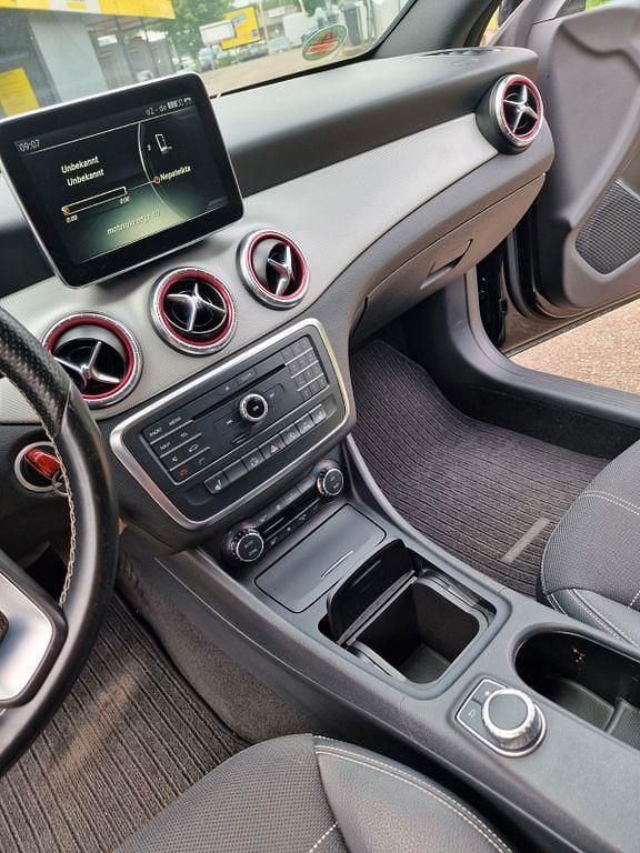 Gebraucht Mercedes CLA250 211 PS (155 kW) 2015 Schwarz Limousine