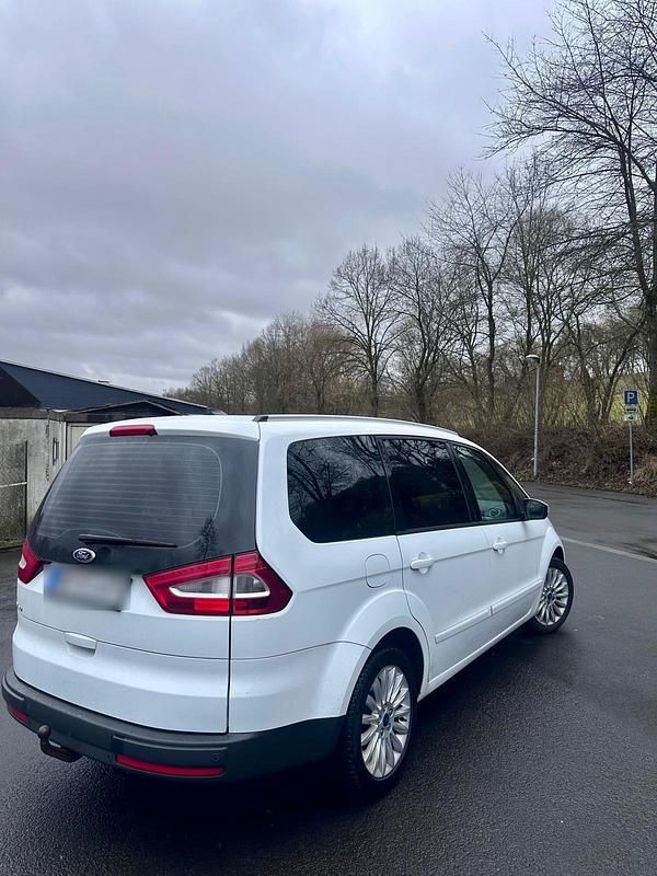 Gebraucht Ford Galaxy 163 PS (119 kW) 2014 Weiß Van / Kleinbus
