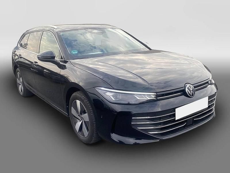 Usata VW Passat 150 CV (110 kW) 2025 Nero Station wagon
