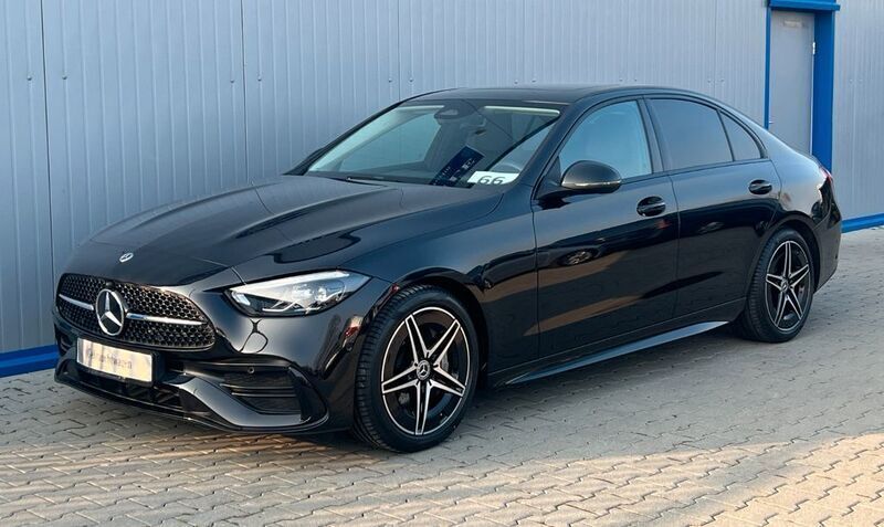 Obsidianschwarz metalliclack Gebraucht 2023 Mercedes C200 AMG line Limousine | 41.999 € (Teuer) - Bild 1/4