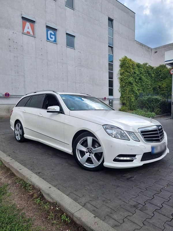 Gebraucht Mercedes E300 Avantgarde 231 PS (169 kW) 2012 Weiß Kombi