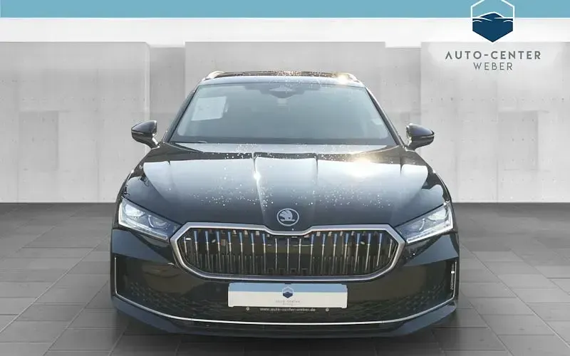 Neu Skoda Superb LAURIN & KLEMENT 150 PS (110 kW) 2026 Schwarz Kombi