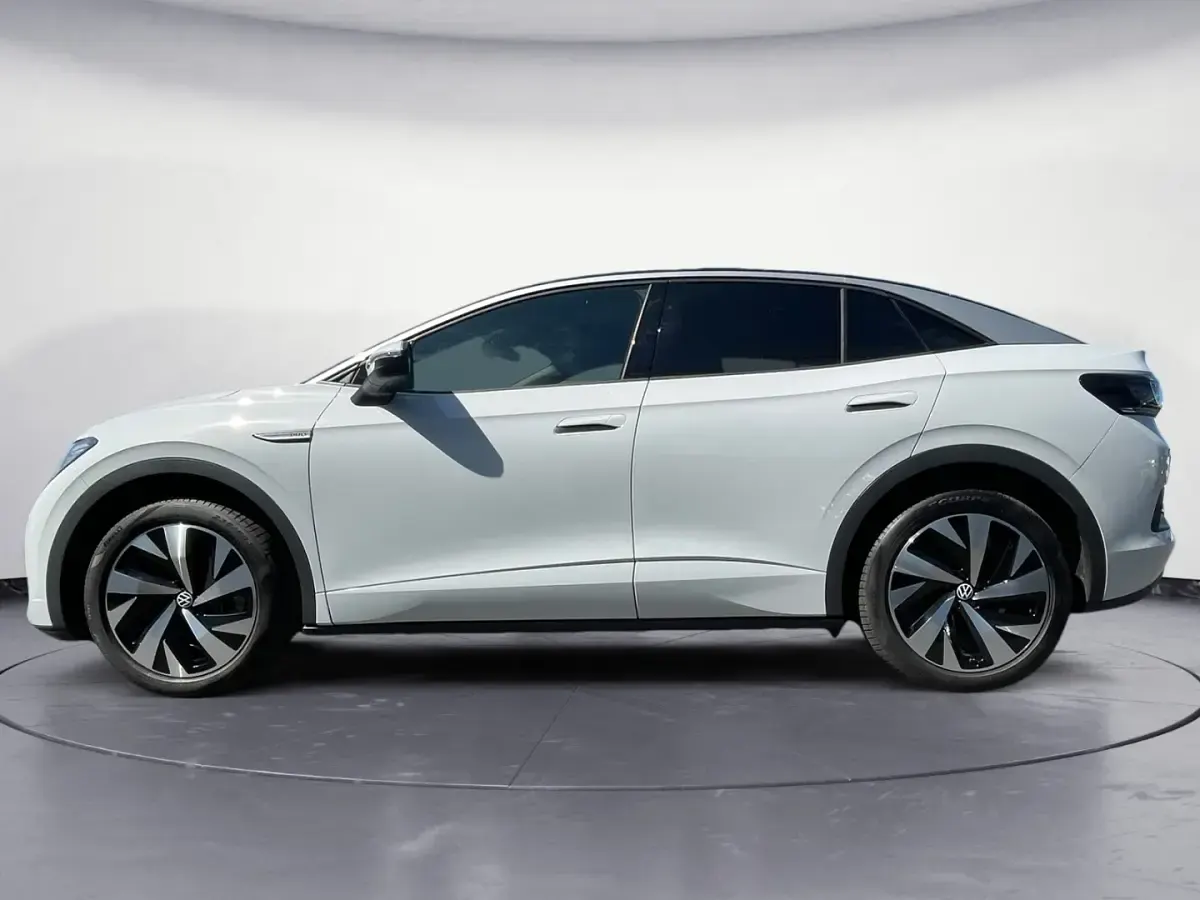 Gebraucht VW ID.5 Pro 127 kW (174 PS) 2023 Gletscherweiß metallic / schwa SUV