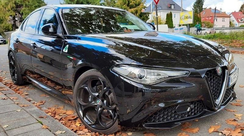 Gebraucht Alfa Romeo Giulia Quadrifoglio Verde 150 PS (110 kW) 2016 Schwarz Limousine