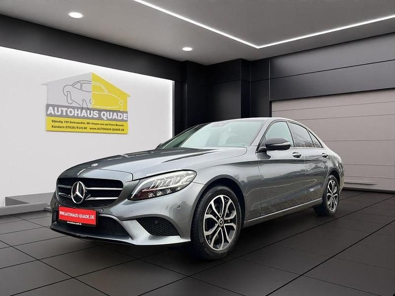 Grau Gebraucht 2019 Mercedes C300 Limousine | 22.999 € (Fairer Preis) - Bild 1/4