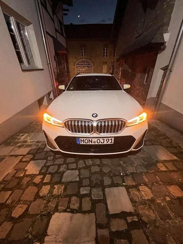 Gebraucht BMW 320 M Sport 184 PS (135 kW) 2022 Weiß Kombi